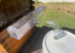 Manifold and outlet during honey harvesting